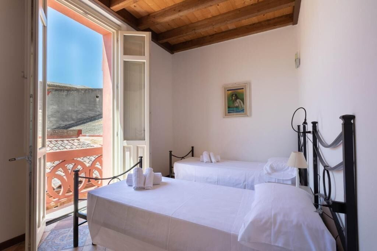 Bedroom 3, Maison belle epoque, Oristano