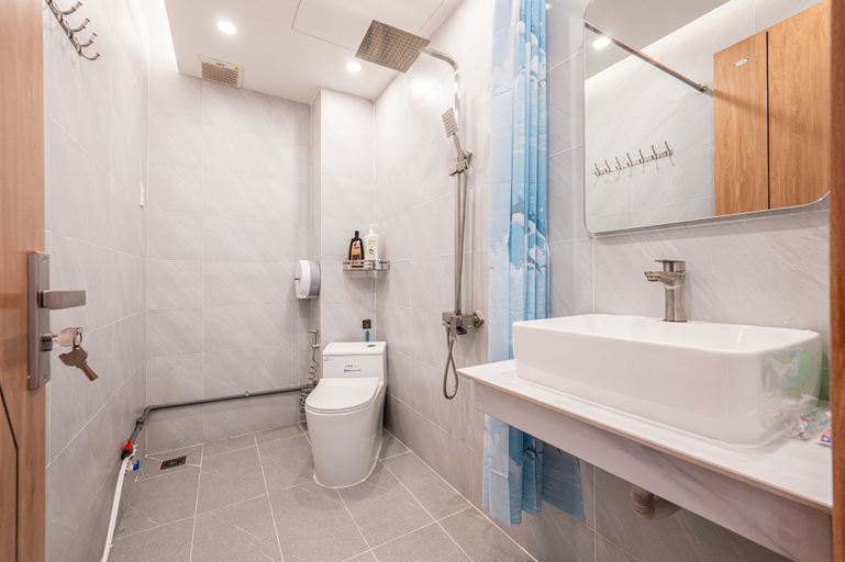 Bathroom, Macy Home Hostel, District 4
