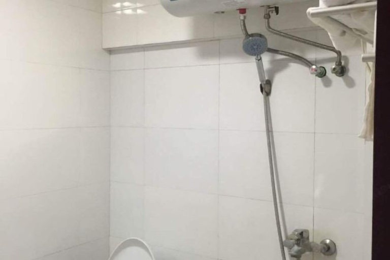 Bathroom 2, Senxin Hotel, Shanghai