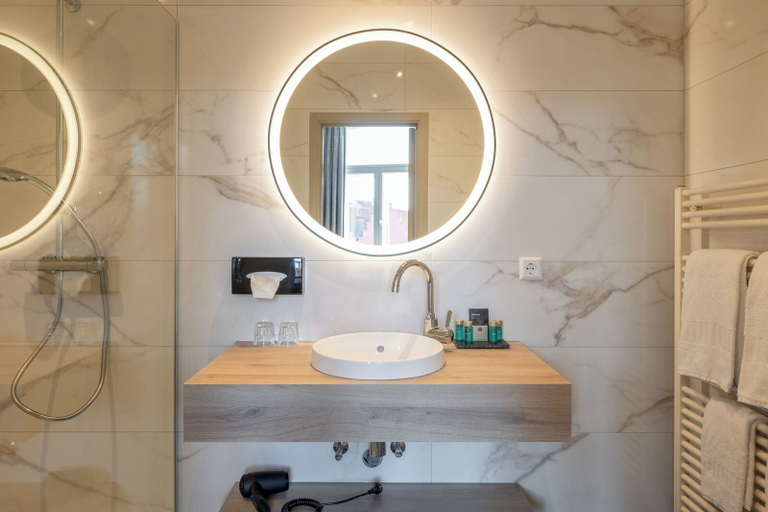 Bathroom 3, Ter Duinen, West-Vlaanderen