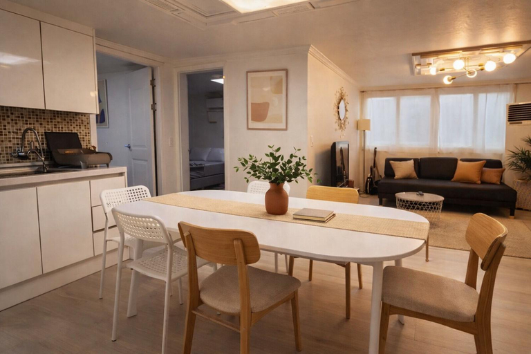 Others 4, 연지 White Linen House, Mapo