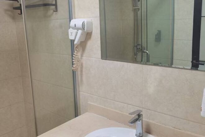Bathroom 4, Super 8 Shijiazhuang Fumeijia, Shijiazhuang