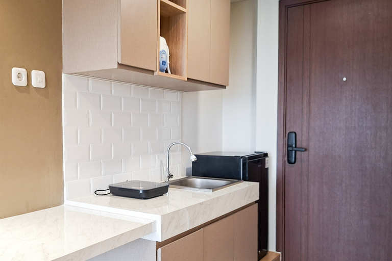 Others 2, Serene and Warm Studio Space at Apartment Parkland Avenue By Travelio, Tangerang Selatan