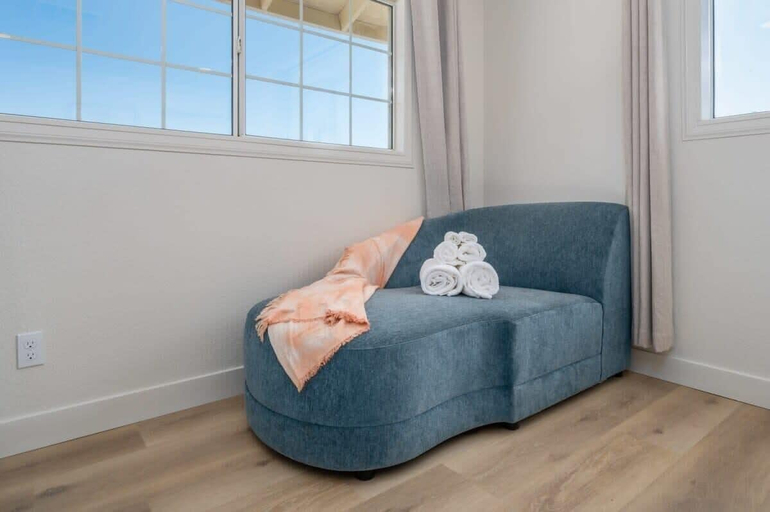 Interior 5, @ Marbella Lane - Rainbow House Glampers Paradise, San Bernardino