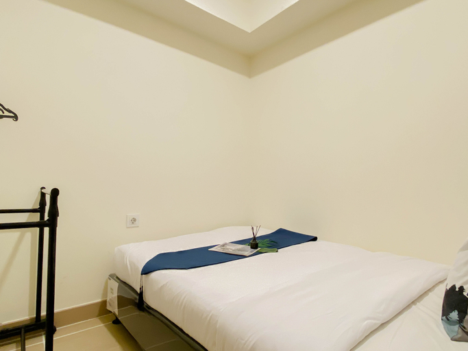 Bedroom 4, Serene Beige 2BR Space at Apartment Meikarta District 1 By Travelio, Cikarang