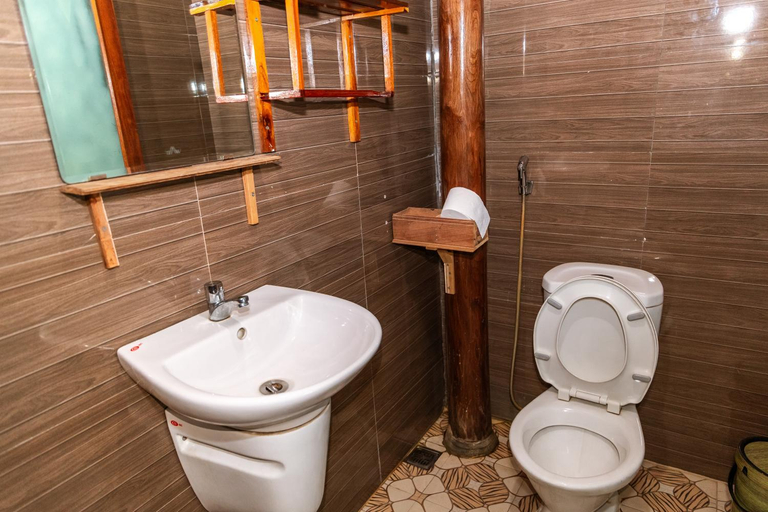 Bathroom, Phong Nha Family Homestay, Bố Trạch