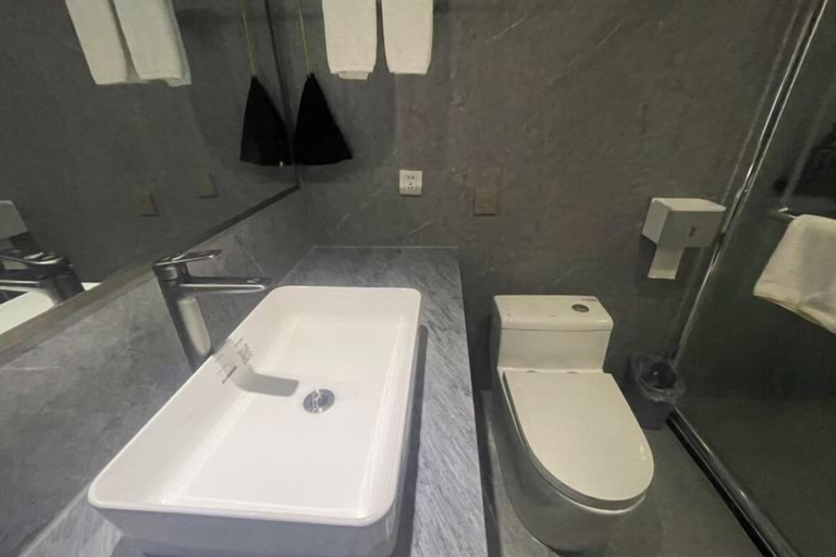 Bathroom 3, Yunding International Hotel, Liuzhou