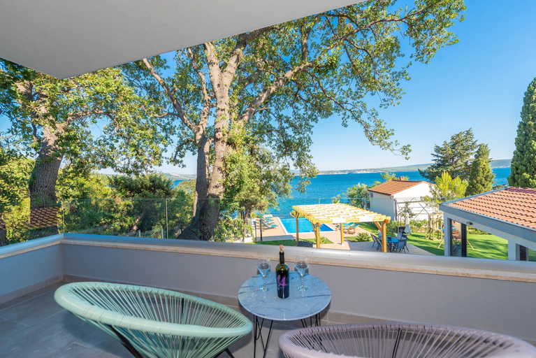 Room 2, Beachfront Villa Promenada, Posedarje