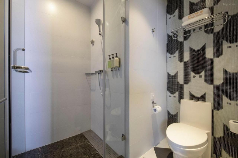 Bathroom 4, Ejura Hotel (Guangzhou North Station Branch), Guangzhou