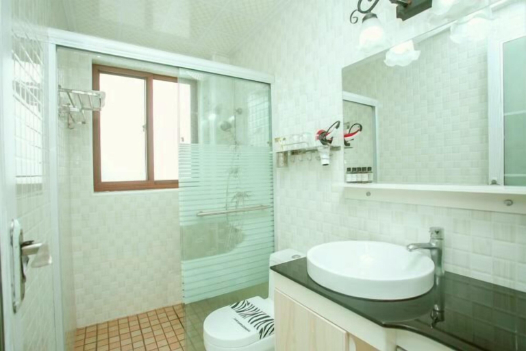 Bathroom 3, LongXianJu Hotel, Zhoushan