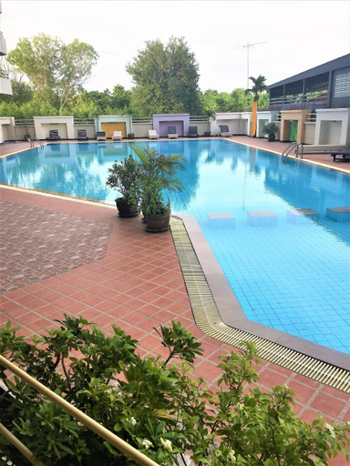 Swimming pool 3, Spacious 2-Bedroom Family Condo with Pool View  10th Floor, Angket Hip Residenc, Pattaya