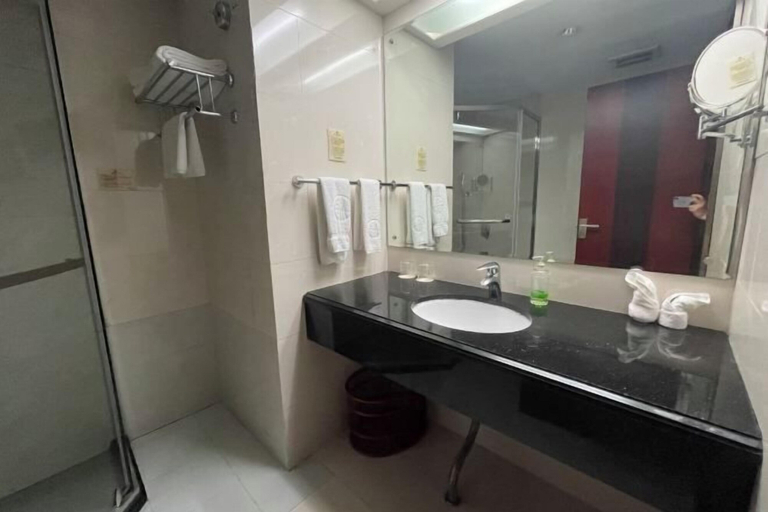 Bathroom 4, Xinzhou Haiwan Hotel, Shaoxing
