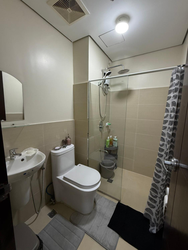 Bathroom 4, Paseo Verde Hub, Las Piñas
