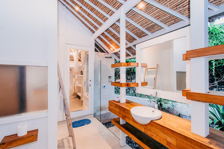 Bathroom 2, Villa Cinta, Klungkung