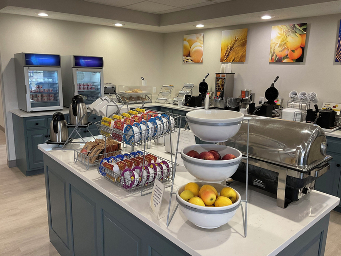 Food & Drinks 5, Comfort Suites Hotel and Conference Center, Holmes
