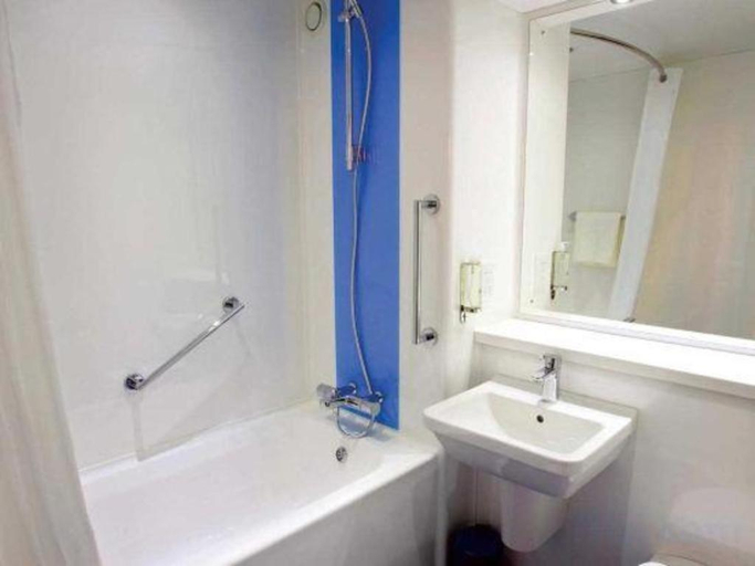 Bathroom 4, Travelodge Weston-super-Mare, North Somerset