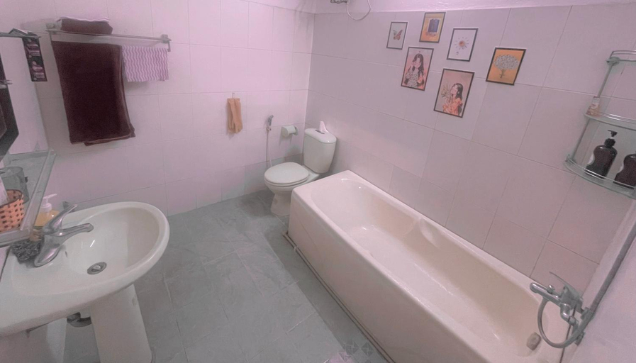 Bathroom, Studio Homestay Ha Noi co bon tam, Đống Đa