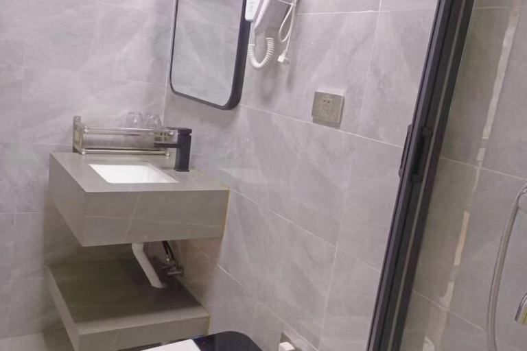 Bathroom 3, Yuanyuan Inn, Chongqing