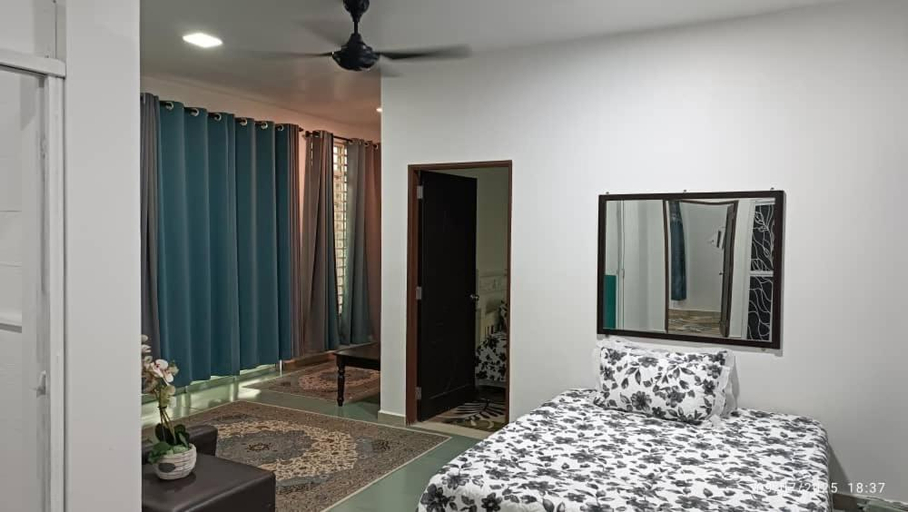 Bedroom 4, VILLA ANJUNG TAMU, Dungun
