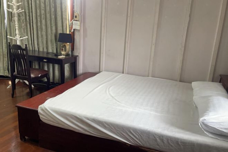 Room 2, home rama4, Khlong Toey