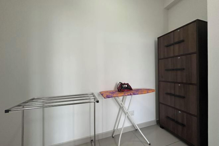 Room 5, ABHome [Camp Suite] Midas Seri Alam #Mall #JB, Johor Bahru