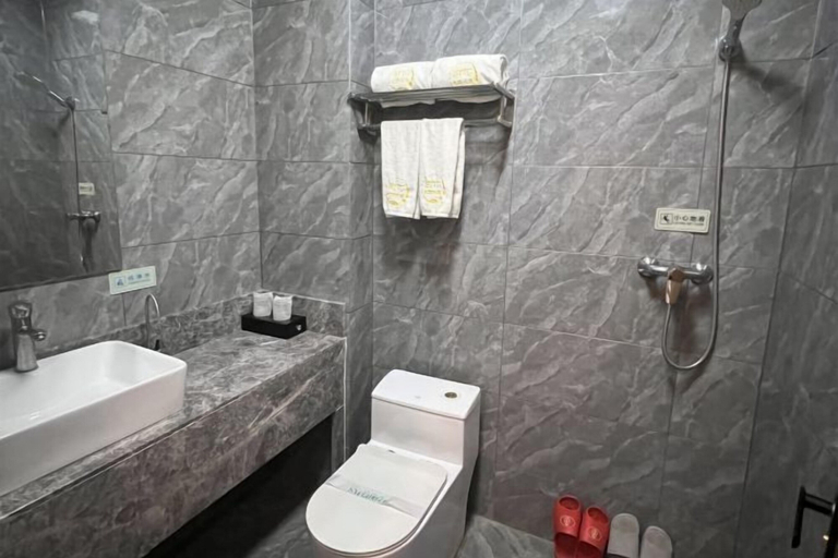 Bathroom 4, Naiman Banner Water Yun Tiancheng Hotel, Tongliao