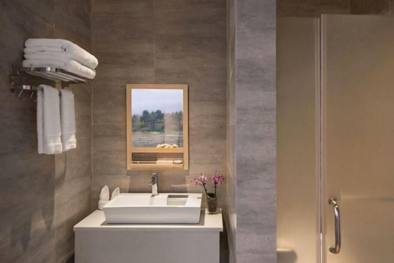 Bathroom 4, Shanshui Qingju Inn, Dali Bai