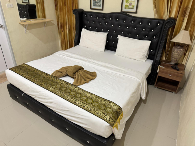 Bedroom 2, Ruen Thong Resort, Thai Mueang