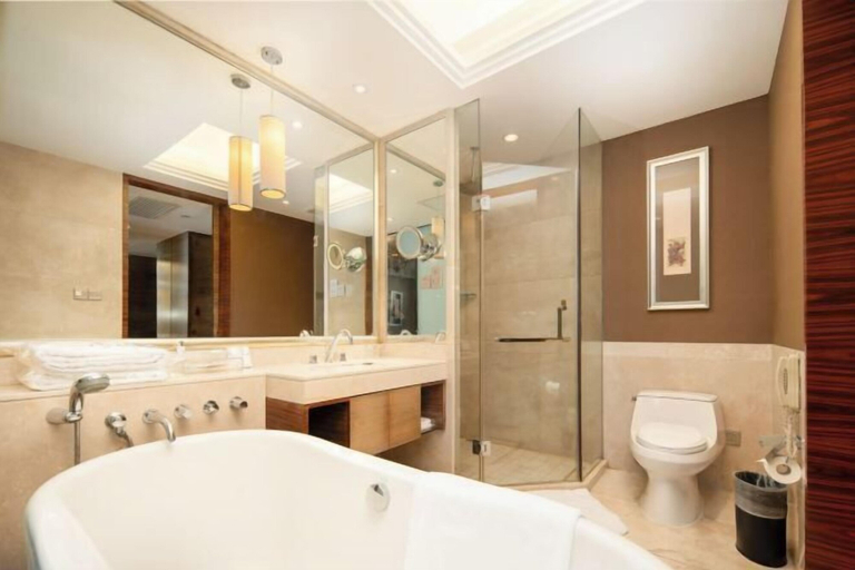Bathroom 4, Guomao Hotel, Suzhou