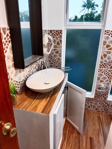 Bathroom, Couple room B in Final Destination Resort, Bolinao