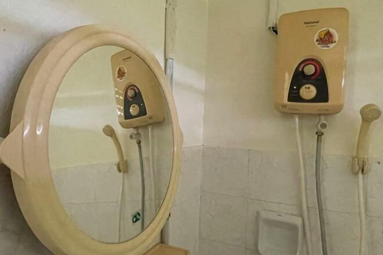 Bathroom 4, The Creek Garden Resort, Muang Mae Hong Son