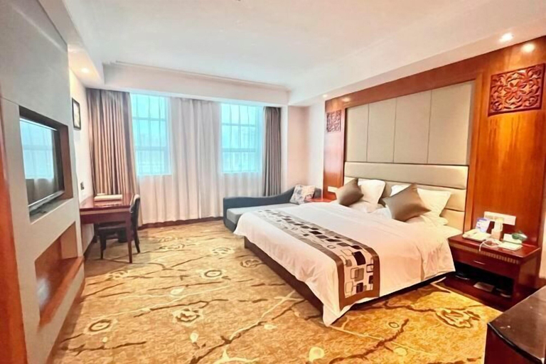 Bedroom 2, Huaxi International Hotel, Baise