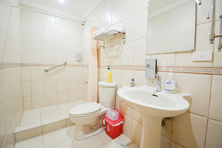 Bathroom, El Centro Beach Resort Boracay, Malay