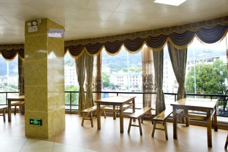 Others 4, Family Portrait Grand Hotel, Chenzhou