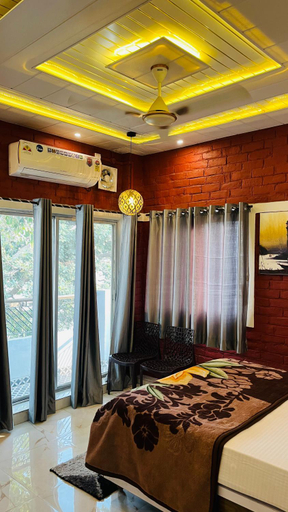 Bedroom 1, YOU and I CAFE, Chandauli