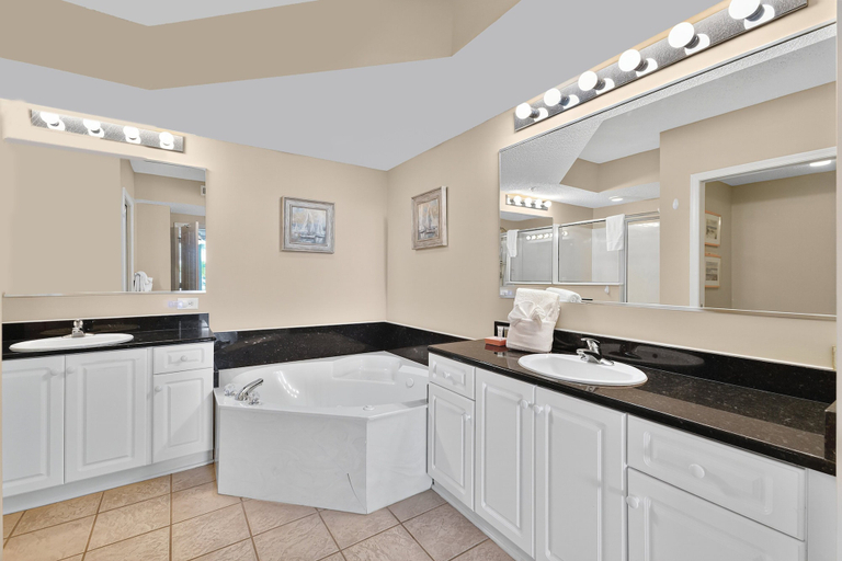 Interior 4, North Tower 208, Horry