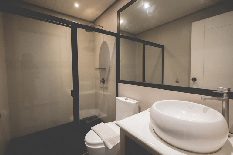 Bathroom 5, San Juan Surf Resort La Union, San Juan