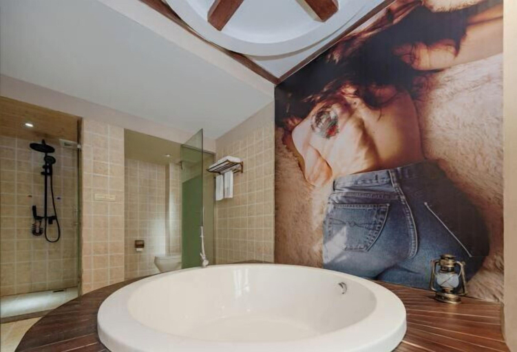 Bathroom 4, Binjiang Yizhan Hotel, Zunyi