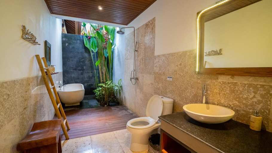 Bathroom 1, Villa Maya Ubud, Peaceful Rice Field View, Gianyar