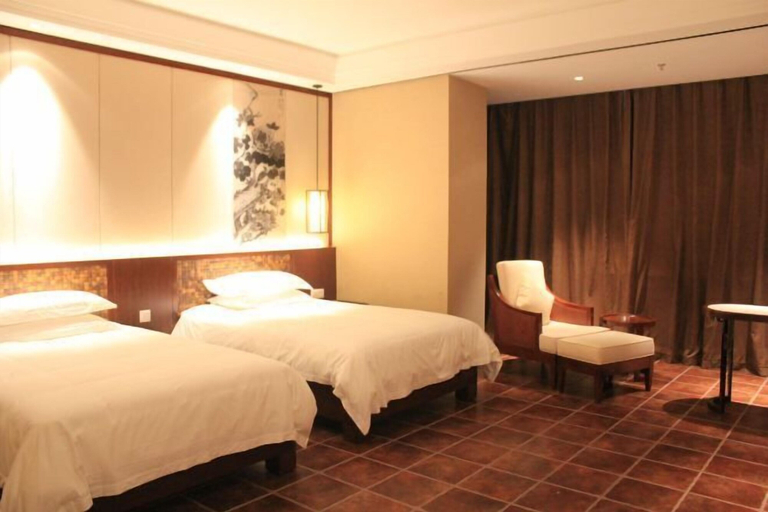 Bedroom 3, Guanhailou Holiday Hotel, Maoming
