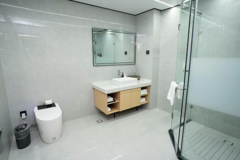 Bathroom 4, Huayue Triumph Hotel Huanghua, Cangzhou