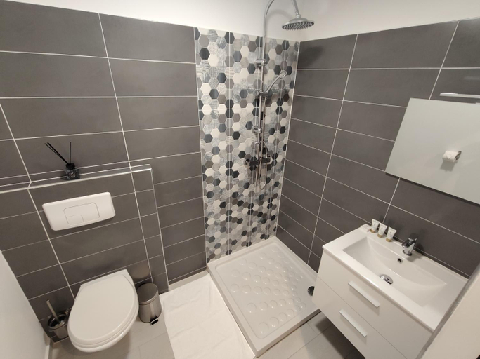 Bathroom 5, DOWN TOWN COZY, Pointe-à-Pitre