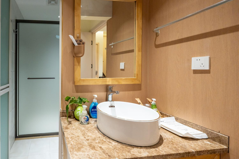Bathroom 3, 苏州枕窗听雨客栈平江路店 Homestay, Suzhou