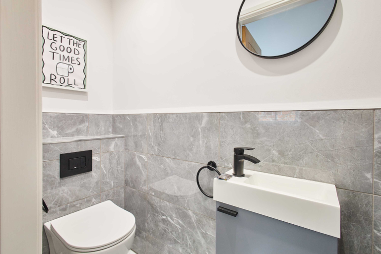 Bathroom 3, Host Stay Damson Cottage, North Yorkshire