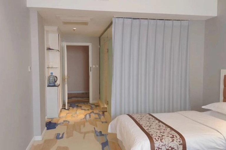 Bedroom 3, Xinhaiwan Hot Spring Hotel, Linfen