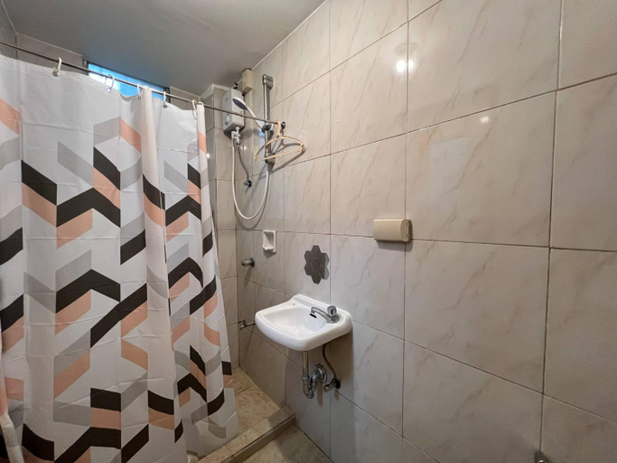 Bathroom, Paradise Beach Apartment, Malay