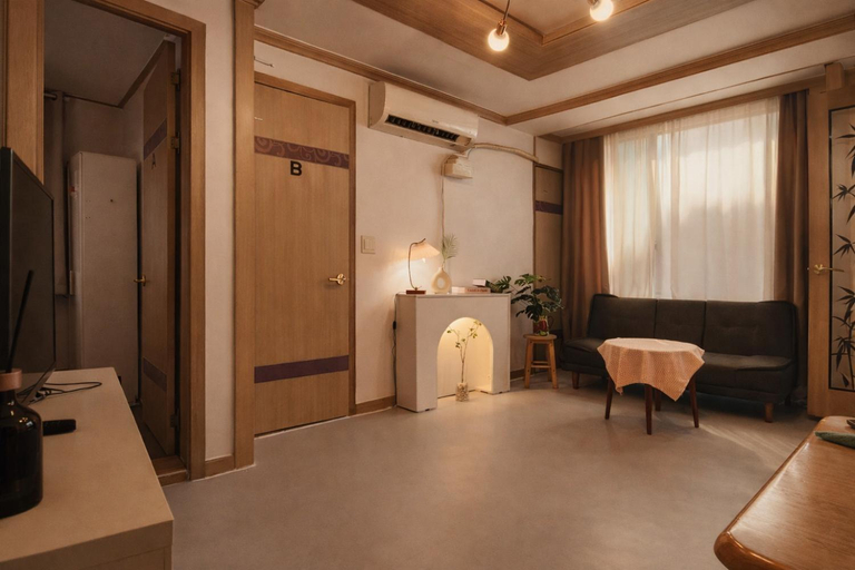 Others 4, 연지 White Linen House, Mapo