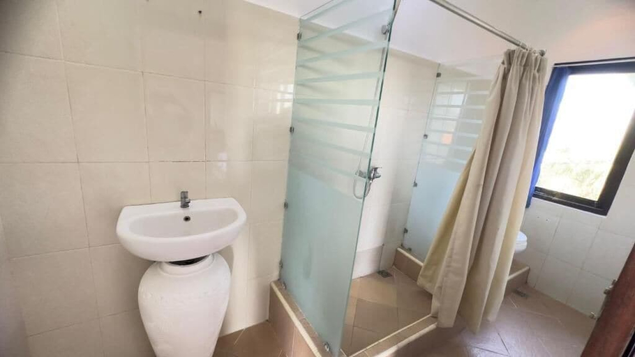 Bathroom 5, Q-Star Uluwatu, Badung