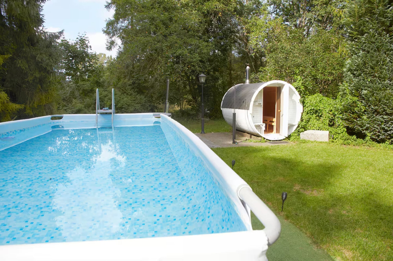 Pool, Spacious Holiday Home, Pool, Sauna, Whirlpool, Lębork