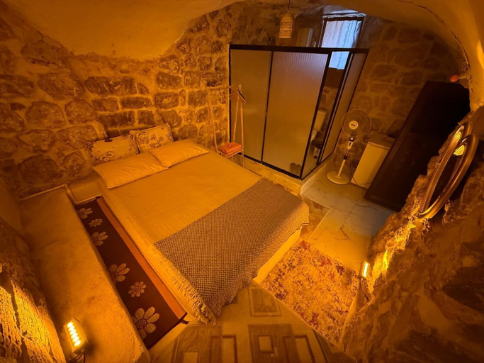 Room 5, GÖZDE KONAGİ, Kızıltepe